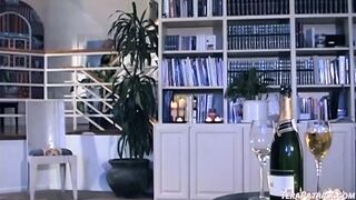 Ariana Jollee, Tiffany Taylor and Mia Beck are the lead in this sex party with anal and facials